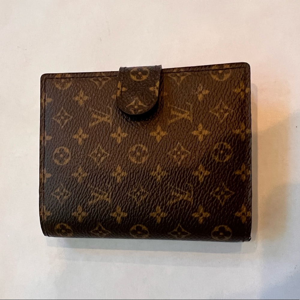 LOUIS VUITTON Monogram Mini Agenda Holder.